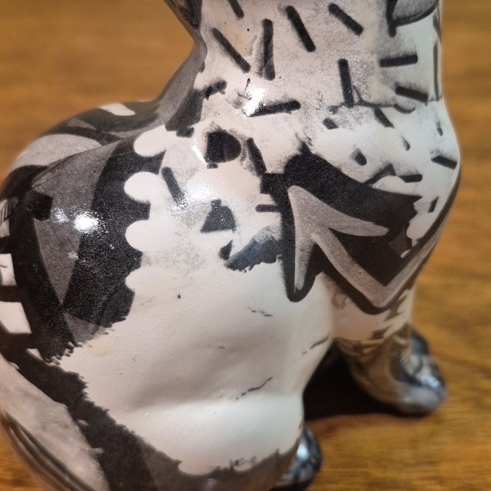 MONOCHROME Black And White Graffiti Inspired Resin Cat Figurine - Picture 8 of 13